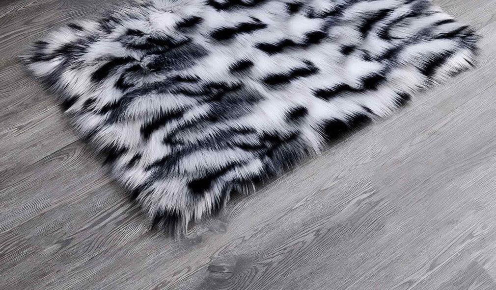 HEQUN Műszőrme Szőnyeg 60x90cm (Fekete és Fehér) - BShopy