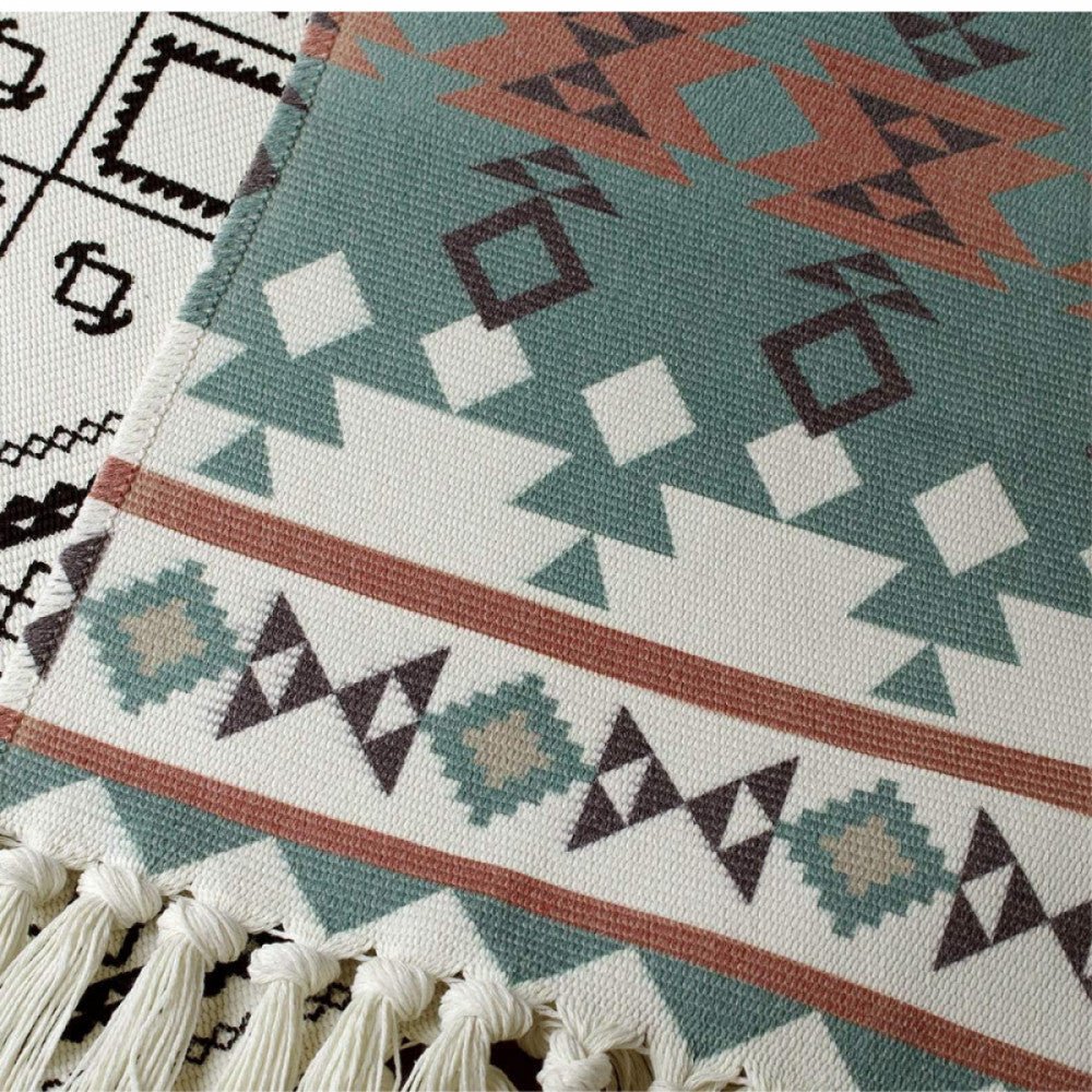 Lomohoo Azték Mintás Faliszőnyeg (Fehér - Fekete) - BShopy