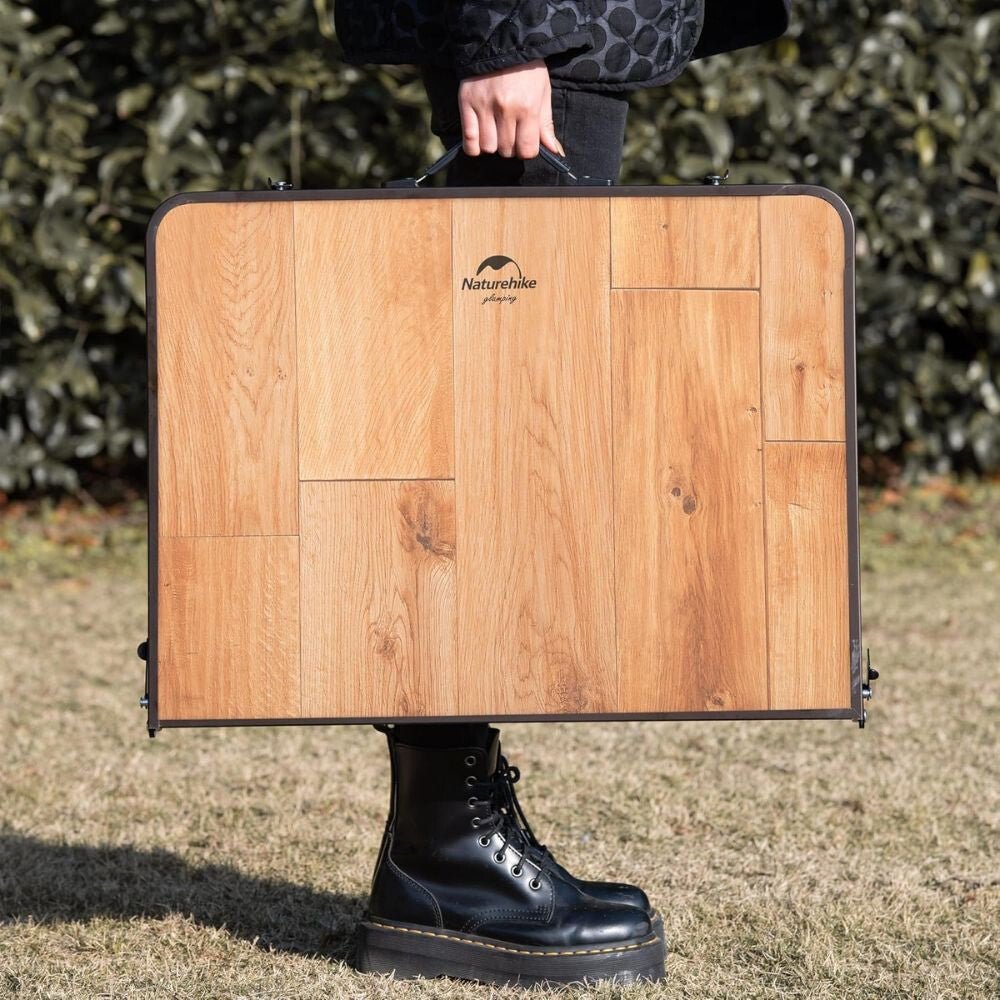 Naturehike Összecsukható Kempingasztal – MDF Asztallappal és Hordtáskával, 90 × 60 cm, Világos Natúr Fa Hatású - BShopy